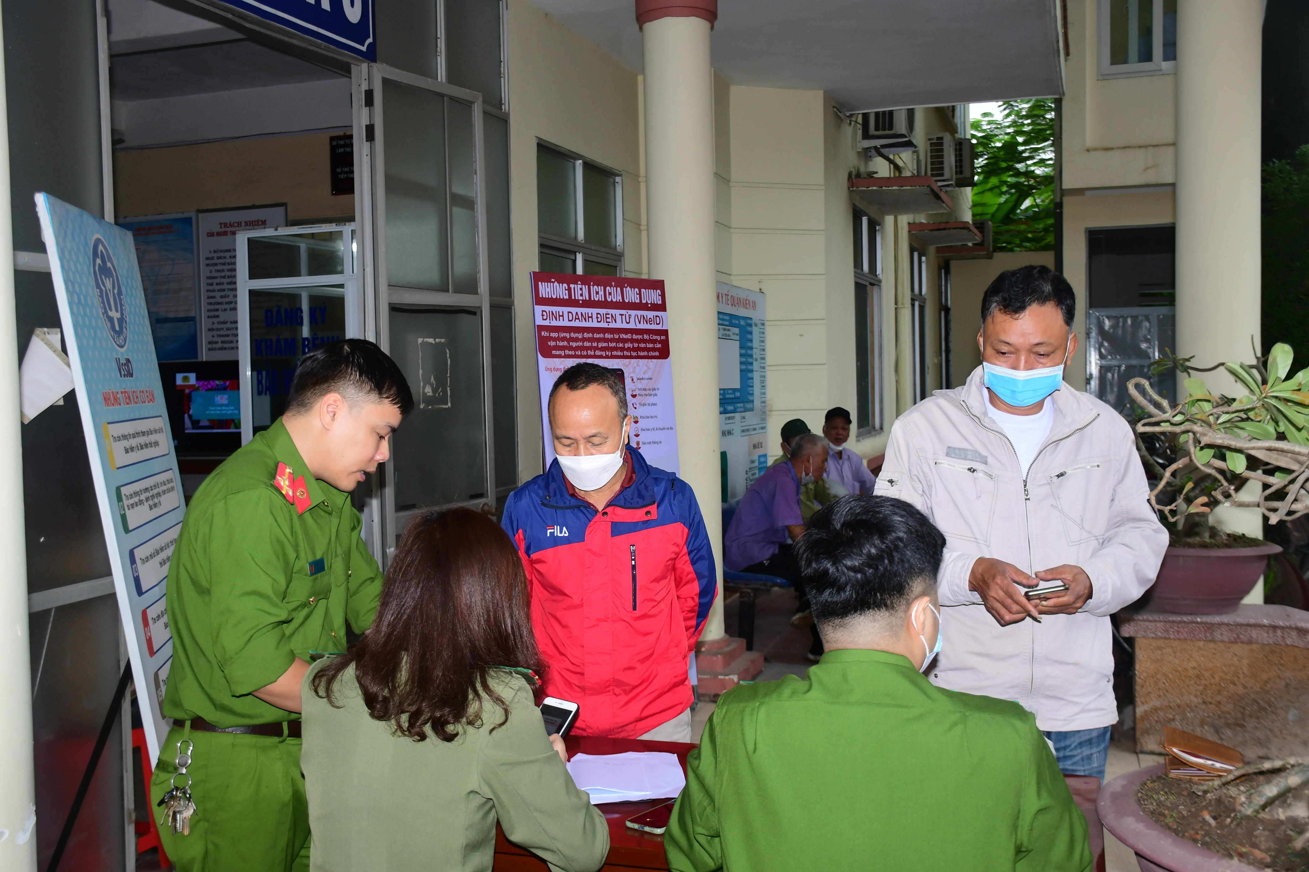 Công an quận Kiến An với mô hình điểm Tổ chức khám chữa bệnh sử dụng CCCD gắn chíp điện tử thay thế thẻ BHYT...